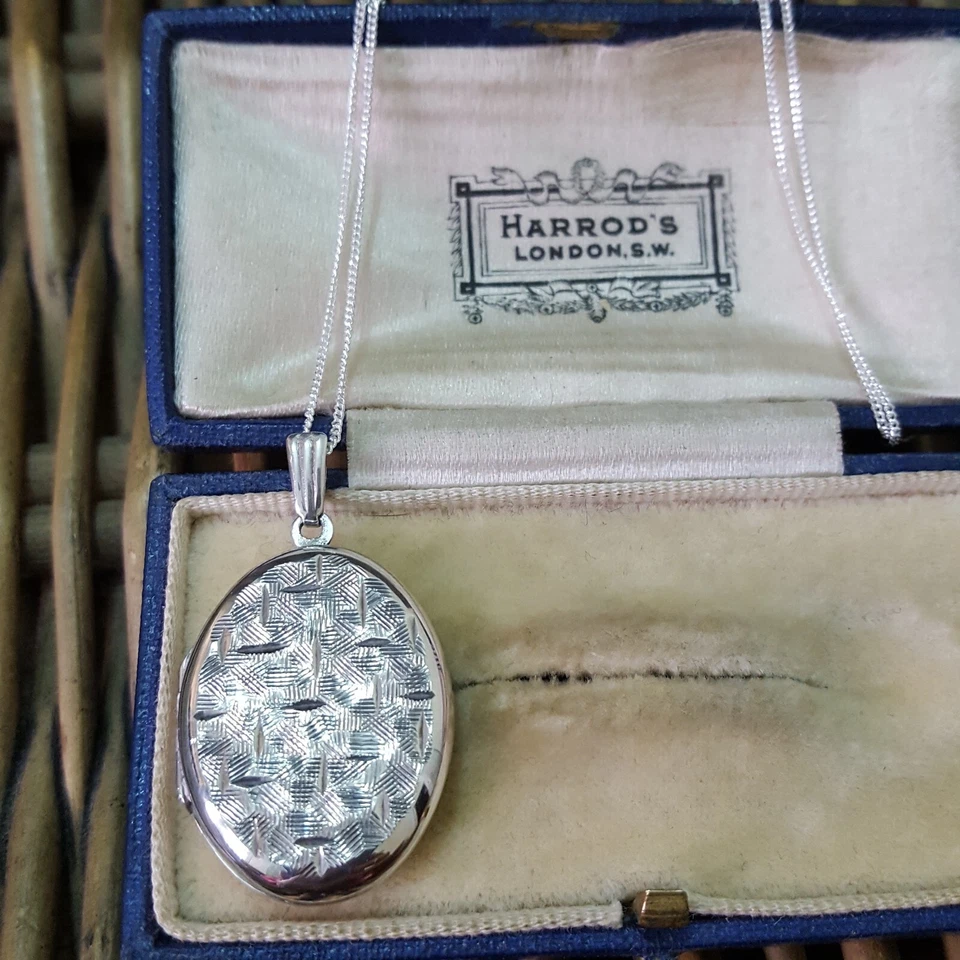 Vintage 925 Sterling Silver Necklace, Vintage Locket, Retro Locket, 1979 - Image 1 of 4