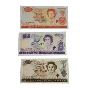 New Zealand $1 $2 & $5 Bank Notes Late 1980S - Excellent Condition #64136-3 - Picture 1 of 1
