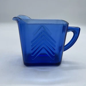 Vintage HAZEL ATLAS Cobalt Blue Creamer CHEVRON PATTERN Depression Glass - Picture 1 of 6