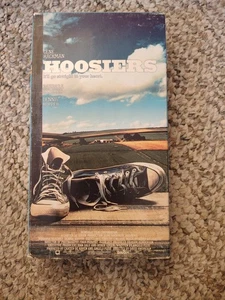 HOOSIERS VHS TAPE MOVIE LIVE HOME VIDEO DOUBLE WATERMARK SEAL INCLUDES INSERT - Picture 1 of 3
