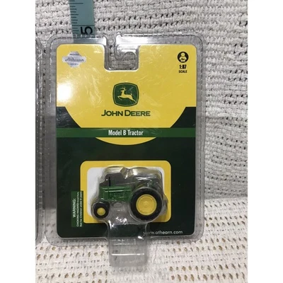 JOHN DEERE Model B Tractor 2005 # 7700 Scale 1:87 - Image 1 of 4