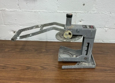 Prensa de tapa Red Devil 5080 con placa base Foto 1 de 4