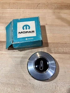 NOS MOPAR 1966 PLYMOUTH SIGENT, BARRACUDA WOODGRAIN STEERING WHEEL HORN CAP NIB! - Picture 1 of 9