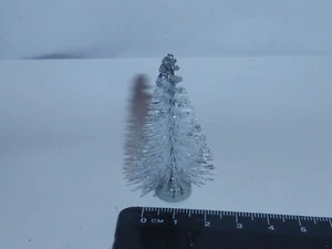 Árboles de Navidad escala 1:12 ht aproximadamente 4,5 cm plata casa de muñecas adornos de Navidad - Imagen 1 de 1