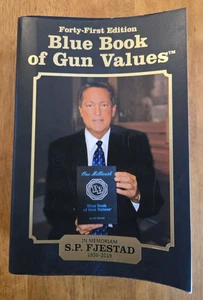 Blue Book of Gun Values by Blue Book Publications 41st Edition (2020, Paperback) - Imagen 1 de 2