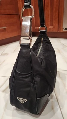 Bolso de Hombro PRADA Negro Nylon/Cuero Cremallera, Plateado Auténtico Foto 1 de 4