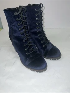 Report Signature Size 9 Blue velvet booties - Picture 1 of 8