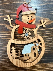 Wooden Snowman Christmas Tree Ornament Wood Snow Scene Holiday - Picture 1 of 6