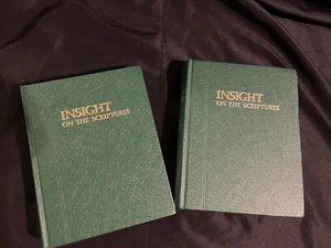 Lot 2 INSIGHT ON THE SCRIPTURES Volumes 1 & 2 Watch Tower Bibles And Tracts - Foto 1 di 22