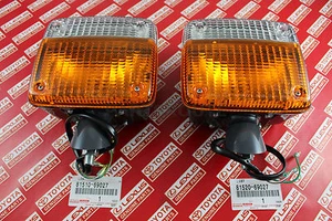Toyota Land Cruiser FJ40 BJ40 OEM Genuine Front Turn Signal Lights Lamp LH & RH - Picture 1 of 8
