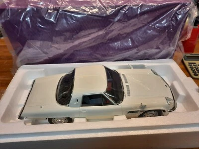 Kyosho Mazda Cosmo Sport Blanco 1/12 KSR12004W Foto 1 de 4