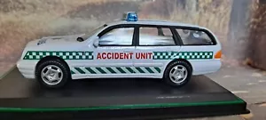 Ambulancia sedán 1/43 Cararama Mercedes Benz clase C - Imagen 1 de 3