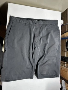 Travis Matthew Golf Shorts Size 38 Black - Picture 1 of 3