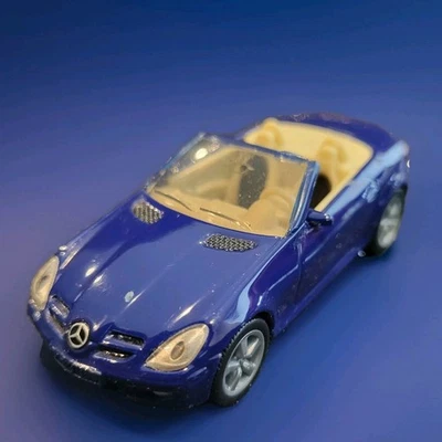 NEUMÁTICOS DE GOMA FUNDIDOS A PRESIÓN CONVERTIBLES SIKU AZUL MERCEDES-BENZ SLK 350 USADOS ¡BONITOS!! Foto 1 de 4