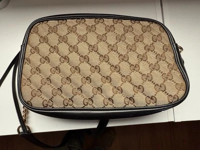 Bolso Bandolera Gucci Marmont Pequeño Negro y Tostado Foto 1 de 4