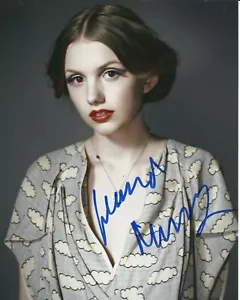 HANNAH MURRAY SIGNED SEXY PHOTO (6) - Bild 1 von 1
