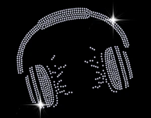 IRON ON - HEAD PHONES & MUSIC Sparkle Rhinestone Diamonte Transfer Motif Hotfix - Picture 1 of 2