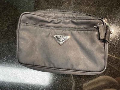 Prada, Authentic Re-Nylon and Saffiano bag. New. 12,5cmx21cmx4,5cm - Image 1 of 4