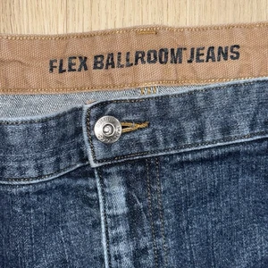 Duluth Trading Co Jeans Mens 48x30 Lined Relaxed Blue Flex Ballroom Work Wear - Picture 1 of 8