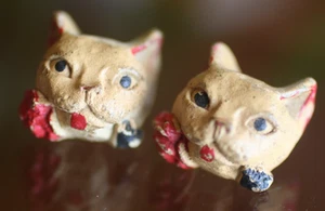 antique :*TWO PAINTED CHINESE CHALKWARE CAT FACE BUTTONS*: 1/2" SQ SO CUTE L@@K - Picture 1 of 9