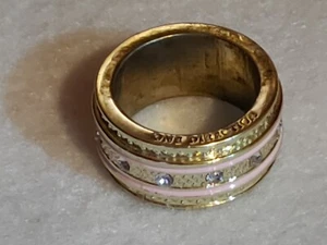 ONE DIRECTION Ring - Gold Tone w/ Pink Enamel & Rhinestones - Size 7.25 - Picture 1 of 8