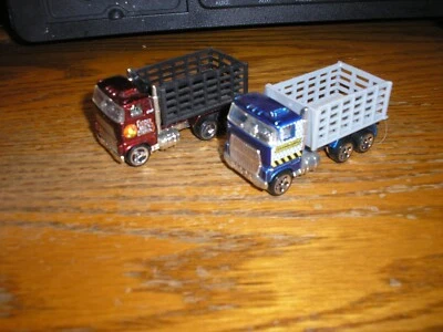 Hot Wheel Lote de 2 Camiones de Volteo de Entrega de Alta Resistencia Diferentes ENVÍO Gratis Foto 1 de 4