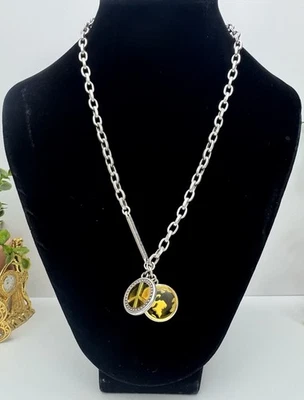 复古 Brighton "Peace Starts Within" 镀银双 Lucite 吊坠项链 — 第 1/4 张图片
