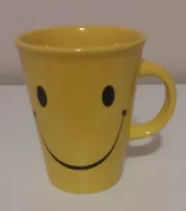 Tazza ceramica faccina sorridente gialla - Foto 1 di 6