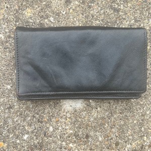 Black Leather Purse Wallet Women Clutch  Cash Cards Folds Zips Vintage
