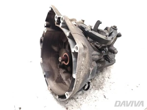 Ford Focus 6-Gang-Schaltgetriebe 1.6 TDCi Diesel 85kW (115 HP) AV6R-7002-KH 2013 - Picture 1 of 11