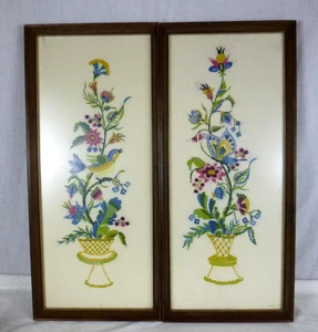 Pr Vtg 70s Jacobean Floral Crewel Embroidery Butterfly Bird Framed 11x25" - Foto 1 di 16