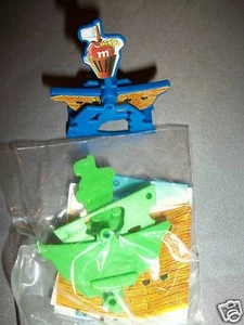 M&M's grünes ROCKENDES PIRATENSCHIFF Ausgleichsspielzeug M&Ms FRANZÖSISCHE Tasche Überraschung M&M - Bild 1 von 2