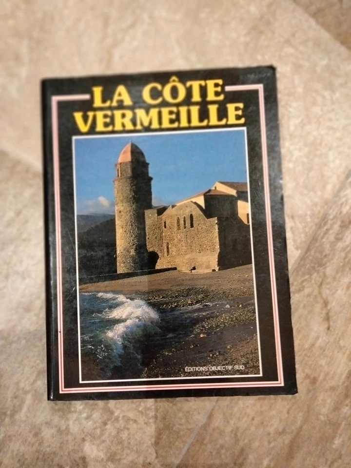 A TRIAIRE : LA COTE VERMEILLE ,illustré,   ;broché en tres bon état - Photo 1/4