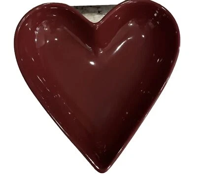 New In Box The Pampered Chef Heart Dish Valentines - Image 1 of 3