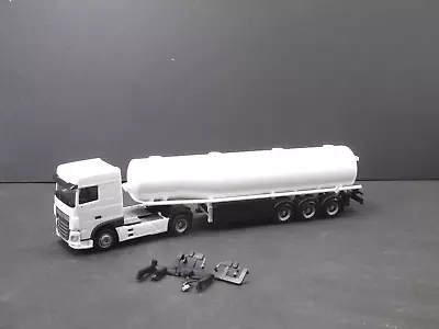 1:87 EM1286 Herpa DAF XF Benzintank Sattelzug weiß - ZM als Bausatz neu - Bild 1 von 2