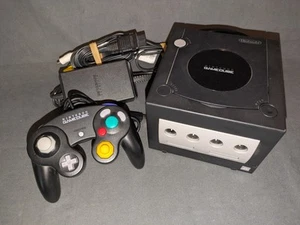 Paquete de Consola Nintendo GameCube con Controlador Oficial y Cables - Negra - Imagen 1 de 8