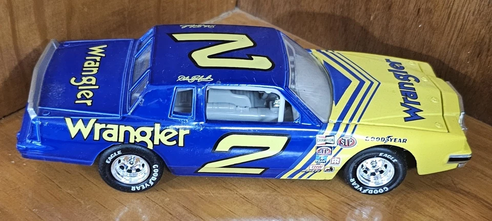 Pontiac 1981 Dale Earnhardt #2 Wrangler 1/24 acción diecast 1 de 5016 novato DE2 Foto 1 de 4