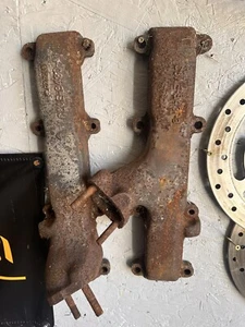 Ford 390 Exhaust Manifold Set C8ae9431b and C8AE9430A - Picture 1 of 4