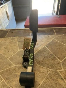 2005-2009 HYUNDAI TUCSON ACCELERATOR GAS PEDAL OEM - Picture 1 of 8