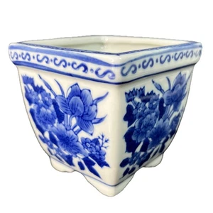 Vintage Chinoiserie blau und weiß Cachepot Pflanzgefäß mit Fuß quadratisch klein chinesisch 3,5 Zoll - Bild 1 von 9