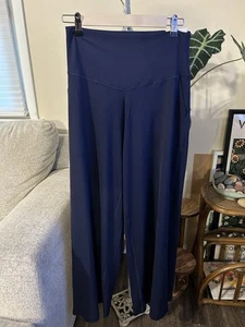 NUEVO CON ETIQUETAS Offline By Aerie Real Me XTRA Pantalón Legging Talla Grande Corto Alto - Imagen 1 de 4