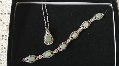 Juego de collar y pulsera Green Adventure con marcasita sin usar, en caja tono plata Foto 1 de 2