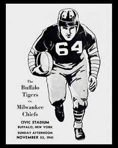 Buffalo Tigers (AFL) 1941 Game (Milwaukee Chiefs) Wall Art Poster - 8x10 Photo