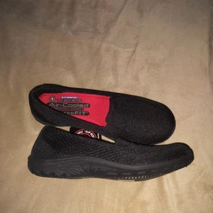 Sketchers Womens 8.5 Mens 6.5 Black Relaxed Fit Slip-Ons Memory Foam Slip Resist - Picture 1 of 5