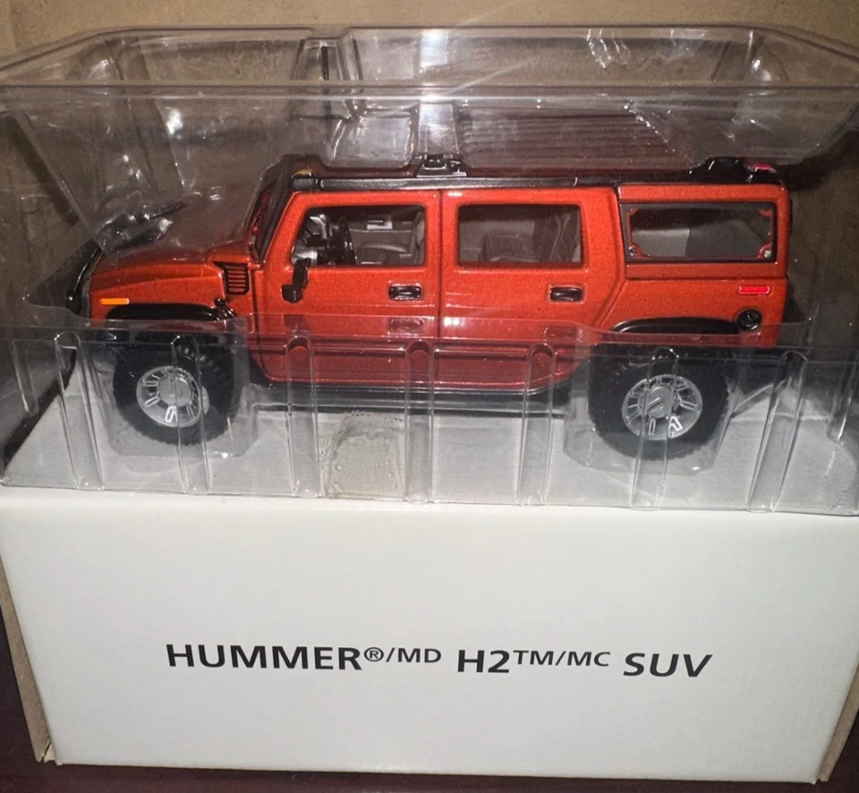Maisto Avon 2005 Hummer H2 Bronze 1/24 #741 - Image 1 of 1