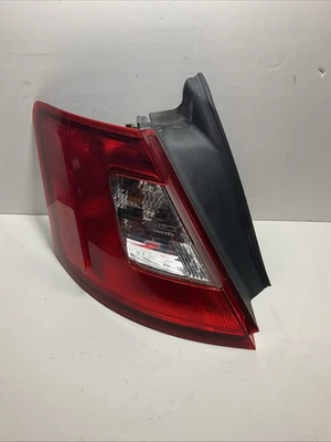 Luz trasera exterior del lado del conductor izquierdo Ford Taurus 2010-2013 OEM AG13-13B505-A Foto 1 de 4