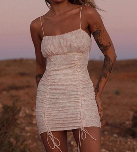 Prinzessin Polly Damengröße 10 Ivy hohl weiß rosa Minikleid neu mit Etikett - Bild 1 von 4