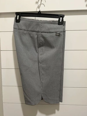 Peck & Peck Women's Chic Black& White gingham Pull On dressy Golf Shorts size 4P - Image 1 of 4