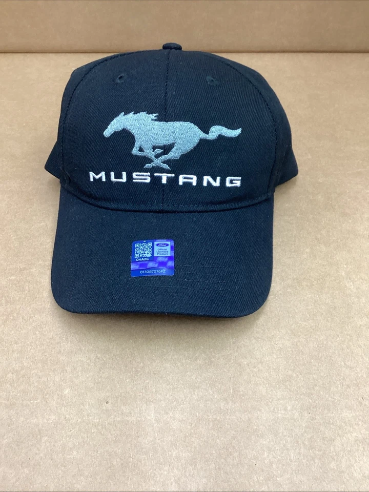 Ford Mustang Black Hat. Officially Licensed Product.  NEW OTHER Foto 1 de 4