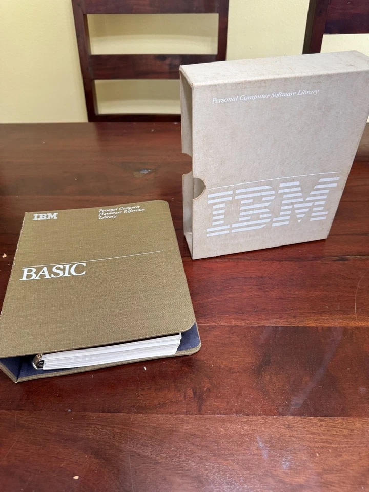 IBM BASIC REFERENCE BOOK/BINDER 1984 3RD EDITION - COMPUTER / PC / LAPTOP - Image 1 of 4